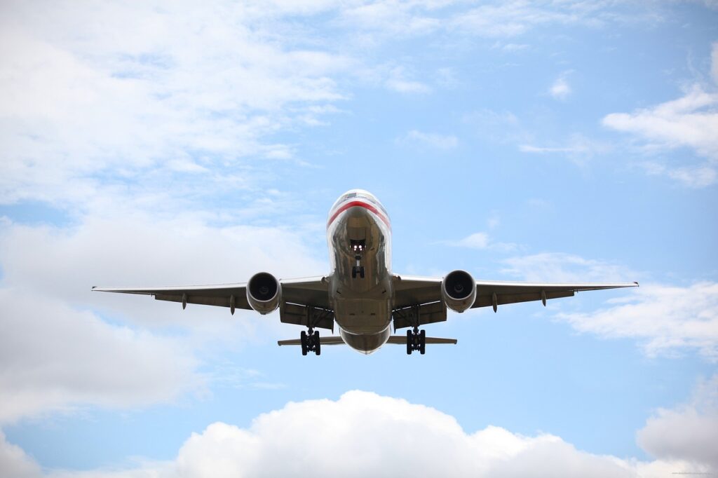 passenger plane, passenger jet, airplane-19469.jpg